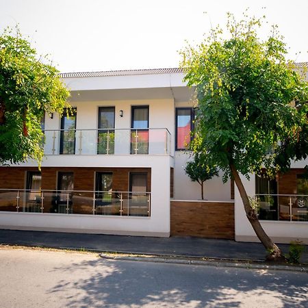 Bed and Breakfast Elixir Panzio Nyírbátor Exterior foto