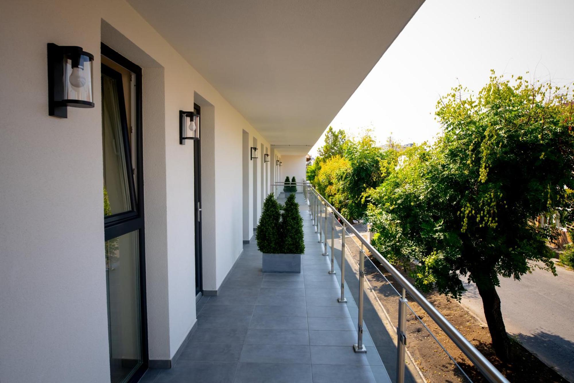 Bed and Breakfast Elixir Panzio Nyírbátor Exterior foto